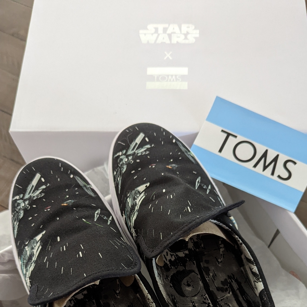 Exclusive TOMS Trvl Lite Slip-On Black Star Wars Space Print Slip Ons